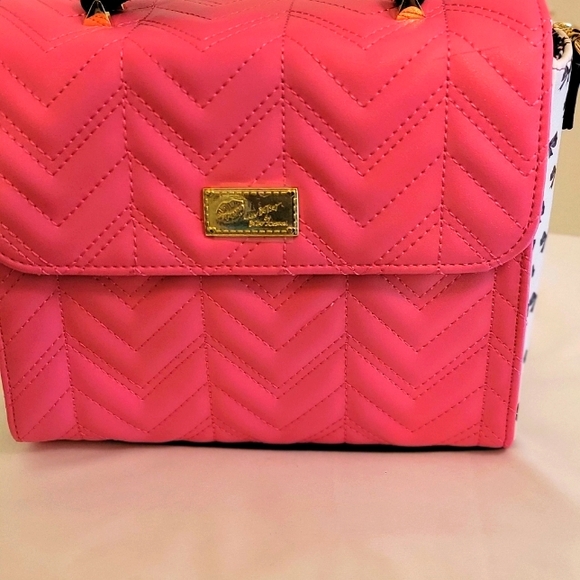 Betsy Johnson Crossbody Pink - Picture 7 of 7